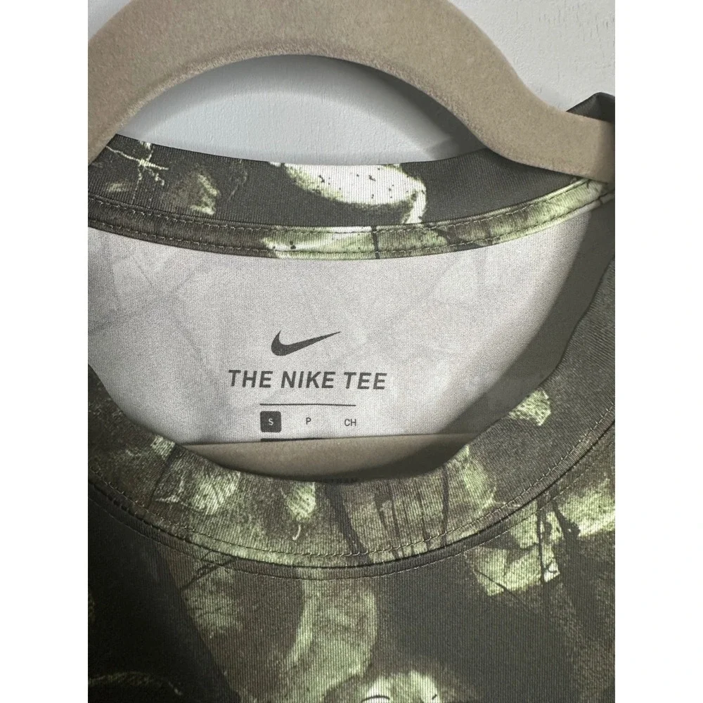 Nike The Nike Tee Floral Print Training T-Shirt Men's‎ Small Green